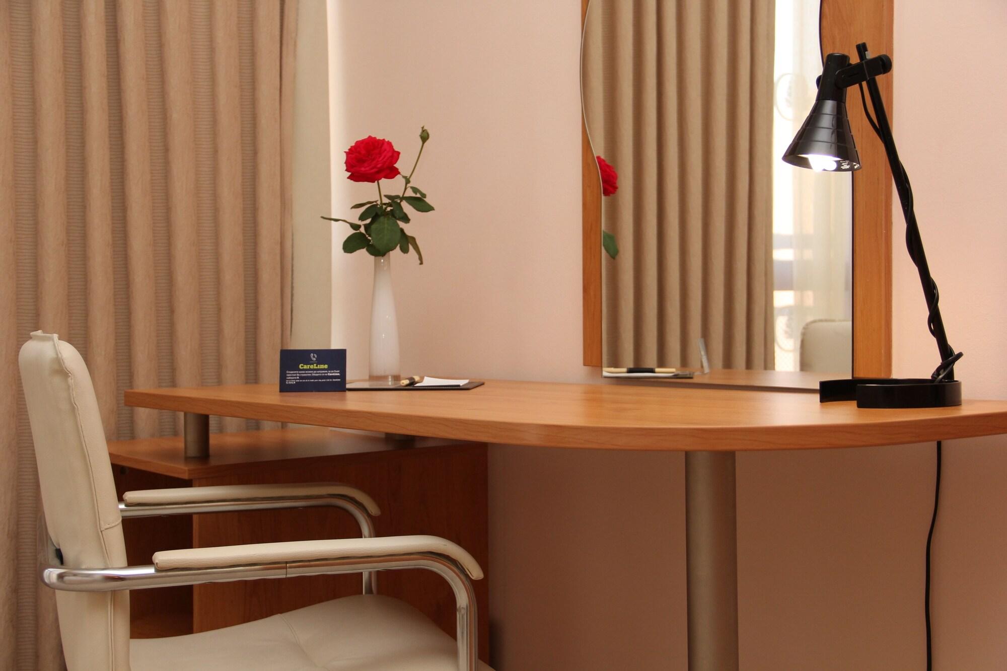 Apollo Spa Resort - Ultra All Inclusive - Private Riviera Beach Golden Sands Esterno foto