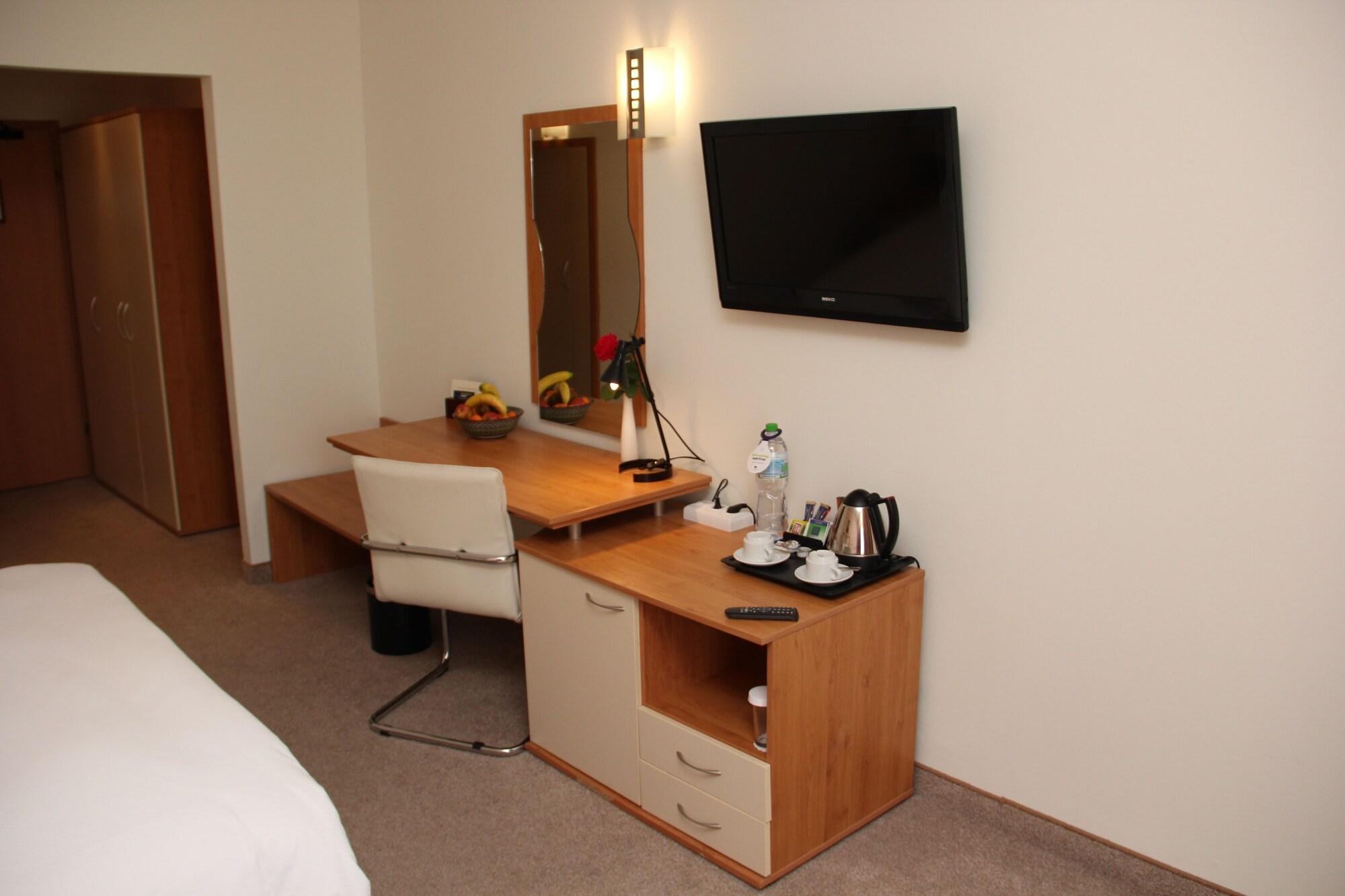 Apollo Spa Resort - Ultra All Inclusive - Private Riviera Beach Golden Sands Esterno foto