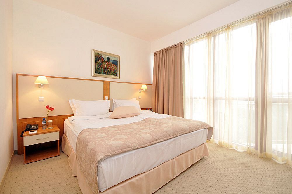 Apollo Spa Resort - Ultra All Inclusive - Private Riviera Beach Golden Sands Esterno foto