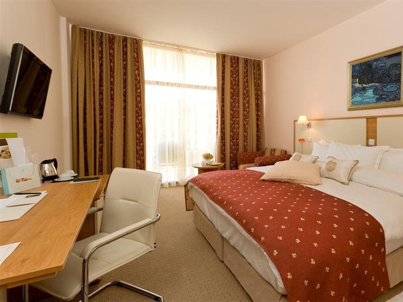 Apollo Spa Resort - Ultra All Inclusive - Private Riviera Beach Golden Sands Esterno foto